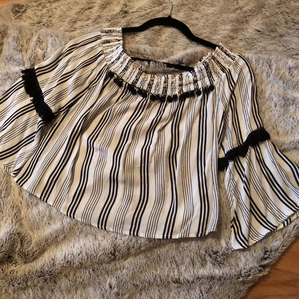 Off the shoulder boutique top , black and white